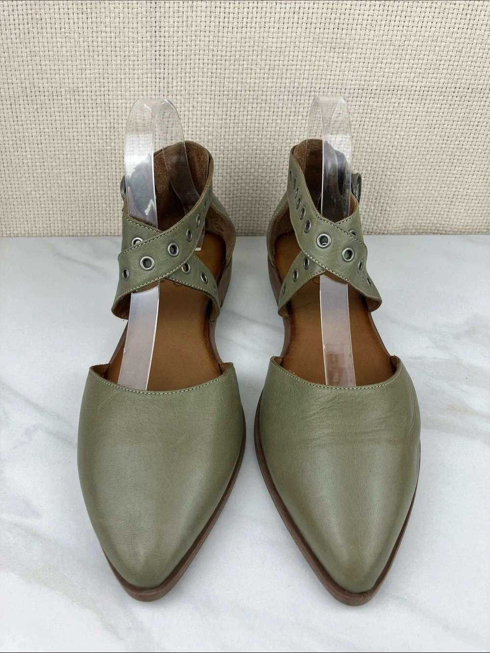 Bueno Becky Green Leather Flats Ankle Strap Size 41